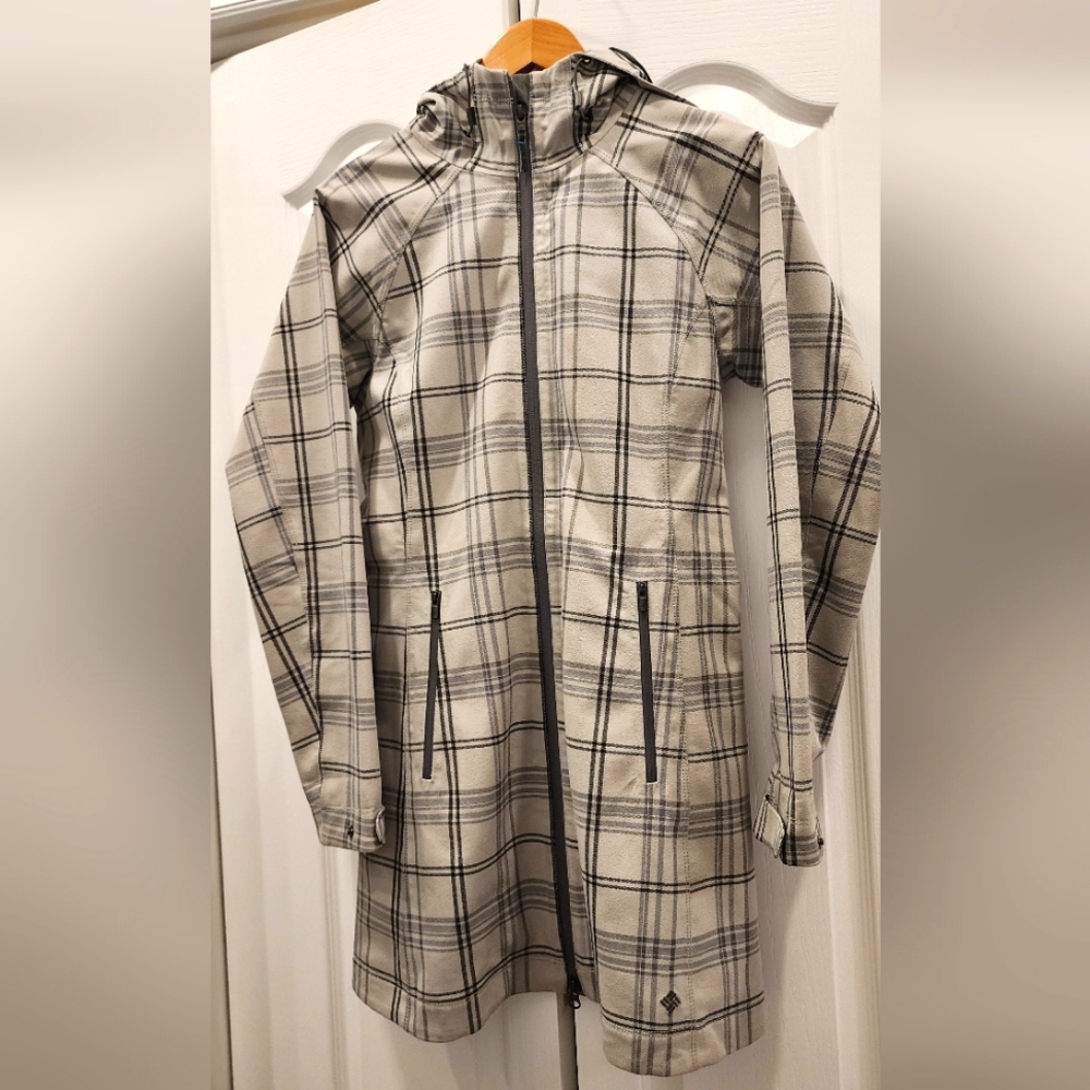 Women's Columbia Omi-Heat Spring/Fall Rain Jacket.